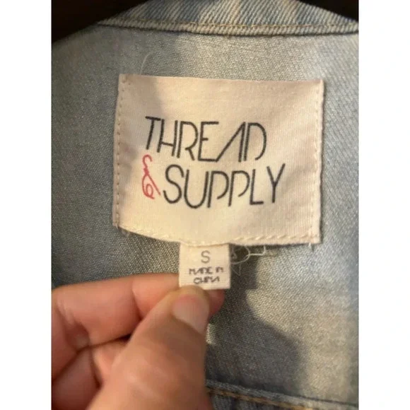 THREAD & SUPPLY Lightwash Distressed Denim
Jacket sz small - Picture 5 of 11
